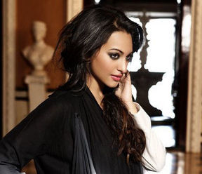 Sonakshi denies doing film with SRK, Ranveer